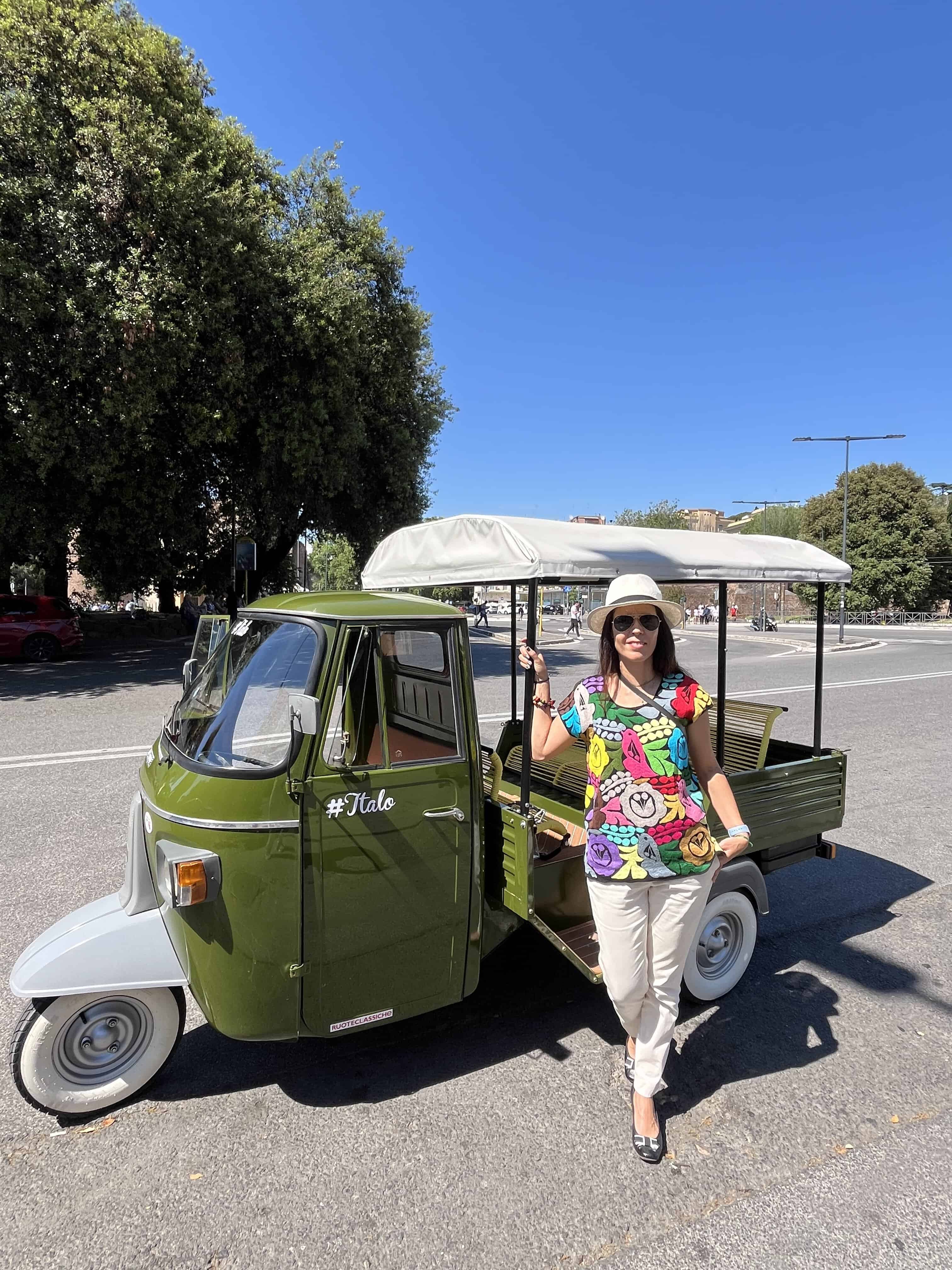 Private electric Ape Calessino tour of Rome Vintage Tuk Tuk Tour