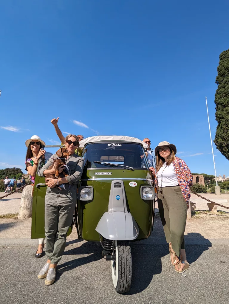 Private electric Ape Calessino tour of Rome Vintage Tuk Tuk Tour